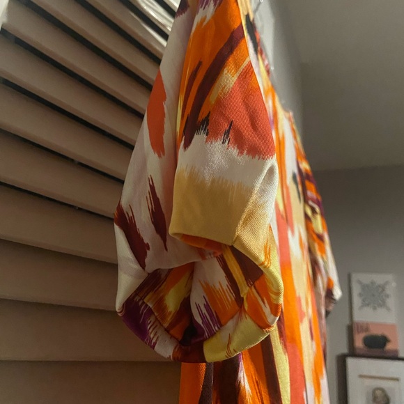 NWT Colorful SoCa by St. John blouse size medium and 100% silk - Picture 11 of 12